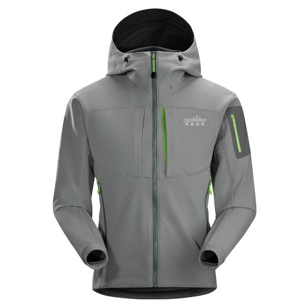 ہوڈ کے ساتھ نرم شیل جیکٹ